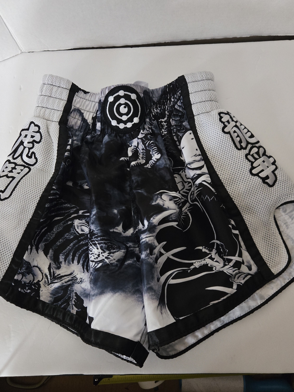 Floury Mens MTSF113 Dragon Vs Tiger Thai Boxing Shorts Medium